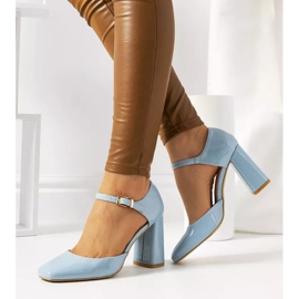 Blå pumps på Clementposten 2