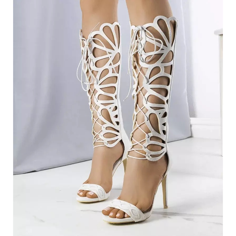 PA1 Gråa sandaler med dekorativ ovandel från Julio 1