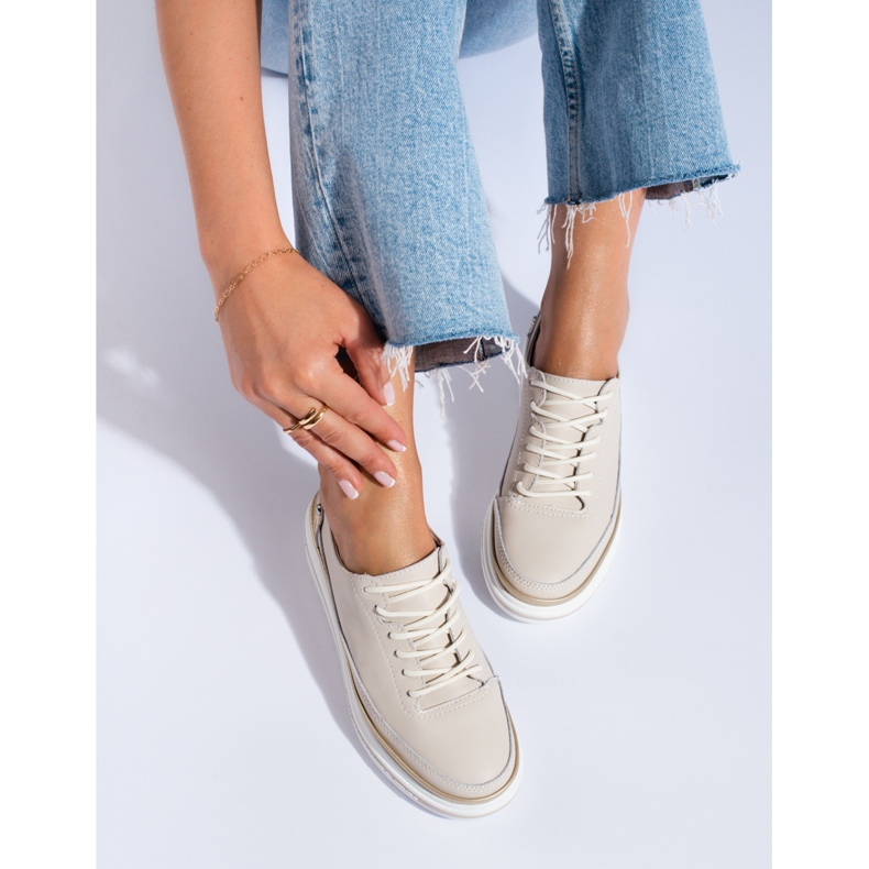 SHELOVET Damskor i beige läder på Shlovet-plattformen 1