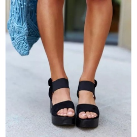 Svarta kilasandaler från Romani 1