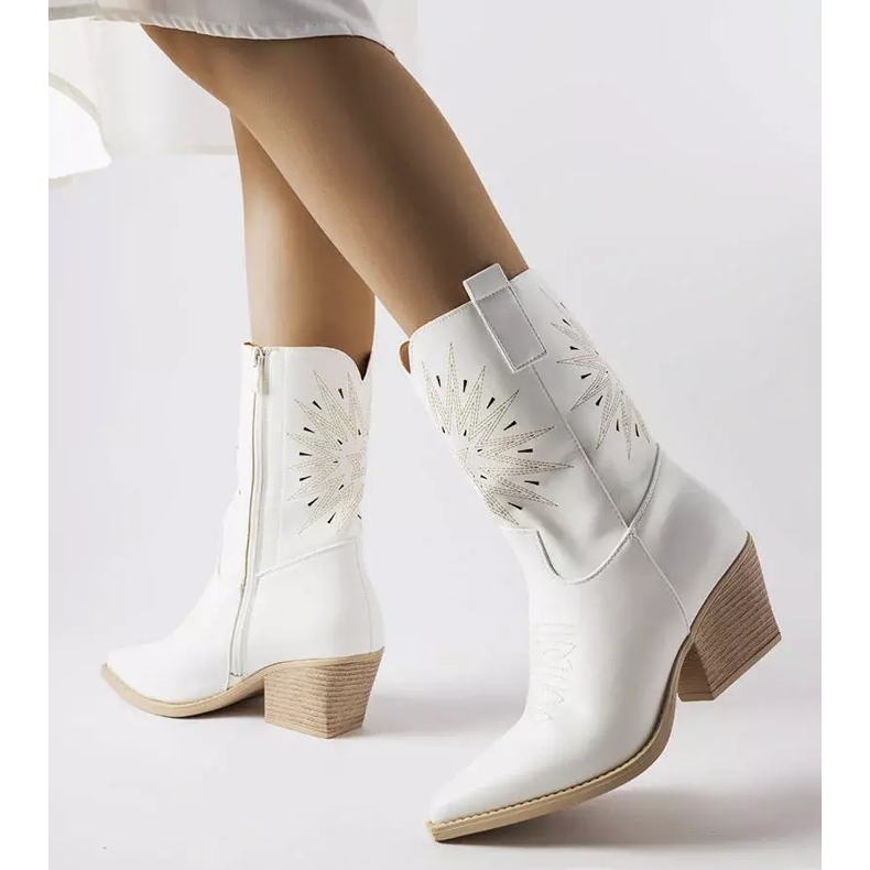 Leopardi vita cowboystövlar med utsmyckade ovandelar 1