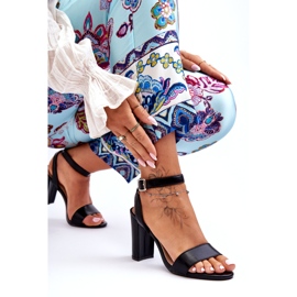 Klassiska damsandaler på klack Svart 2