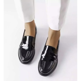 Svartlackade loafers från Gioia 2
