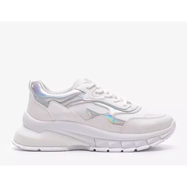 Vita sneakers på en tjock Kristen -sula 1