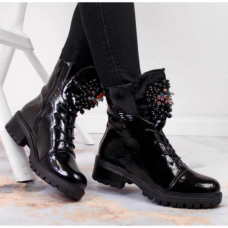 Damstövlar med pärlor, isolerade, patentsvarta Jezzi RMR2071-15 1