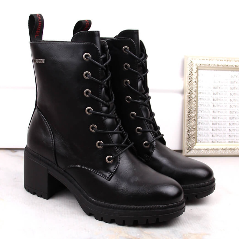 Svarta Vinceza snörstövlar på stolpen 1