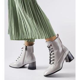 Inna Grå isolerade ankelboots från Vinceza 1