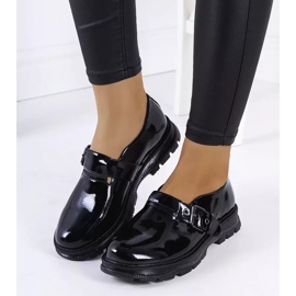 BM Svartlackade skor med Ancel-spänne 1