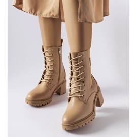 Beige isolerade ankelboots från Vinceza 1