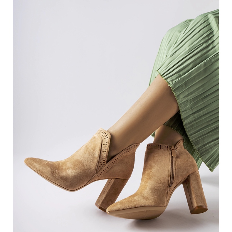 Cammoro ankelboots i beige mocka 1