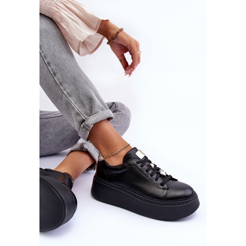 Lädersportskor på plattformen Maciejka 06191-01 Svart 1