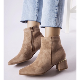 Beige lågklackade ankelboots från Tayyib 1