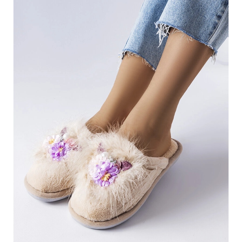 Beige damtofflor från Moly 1