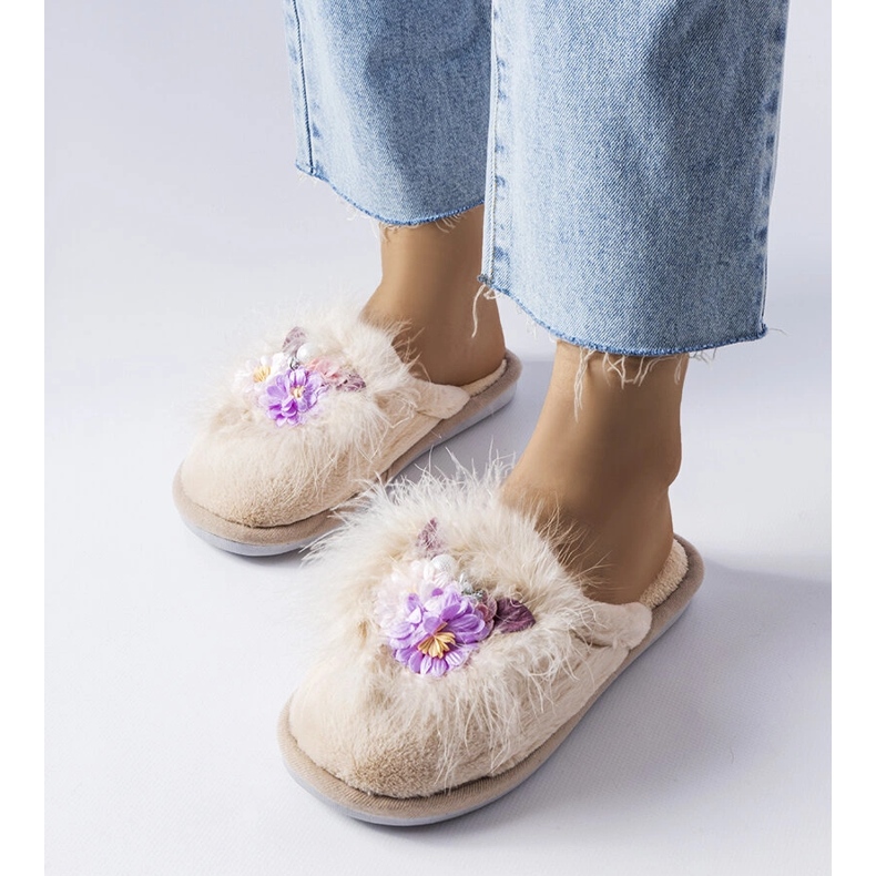 Beige damtofflor från Moly 2