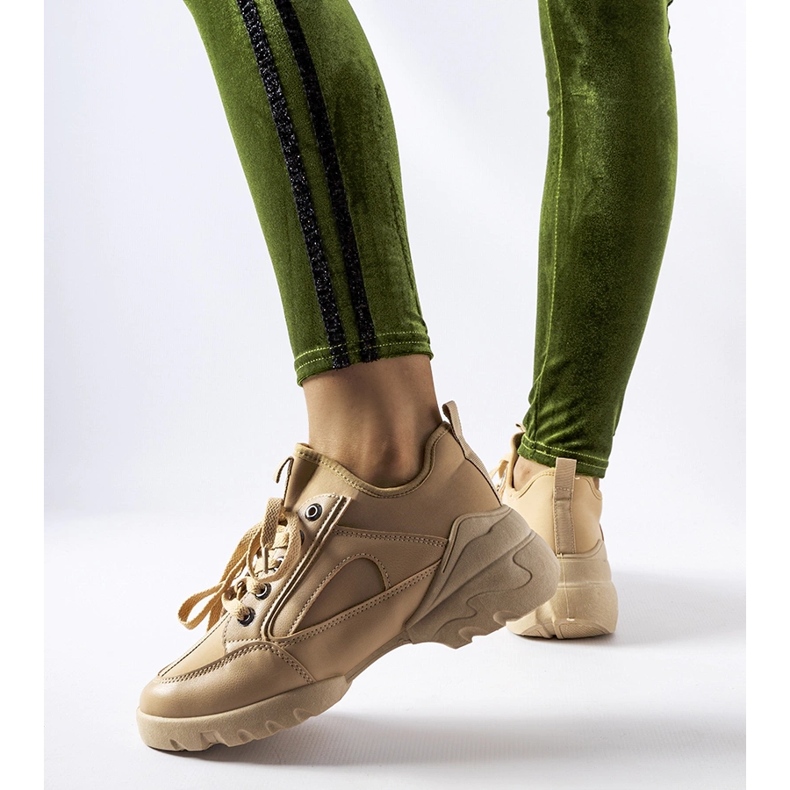 Mörkbeige sneakers med en flexibel Abal ovandel 1