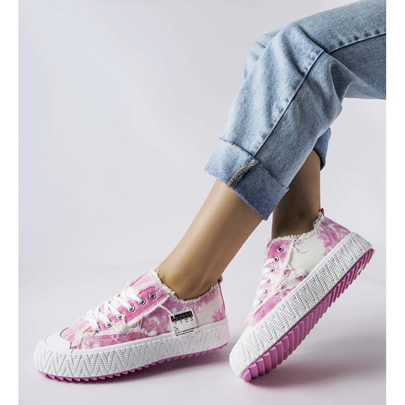 Inna Blå sneakers med skavsår från Safiy 1