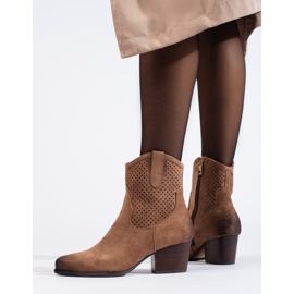 Genombrutna beige cowboyboots med hög klack från Vinceza 2