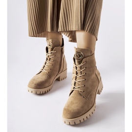 Beige isolerade Noha stövlar i ekomocka 1