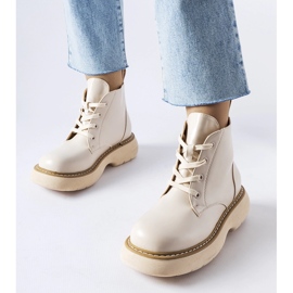 Beiga arbetarstövlar på en tjock Sacco-plattform beige 1