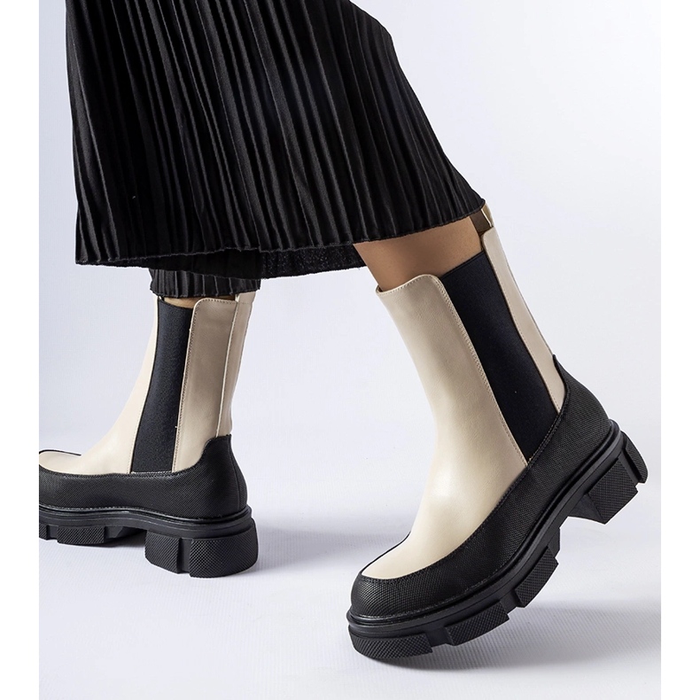 Beige och svarta slip-on ankelboots från Faisal 1