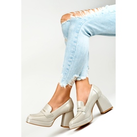 Damlackskor med höga klackar beige 2