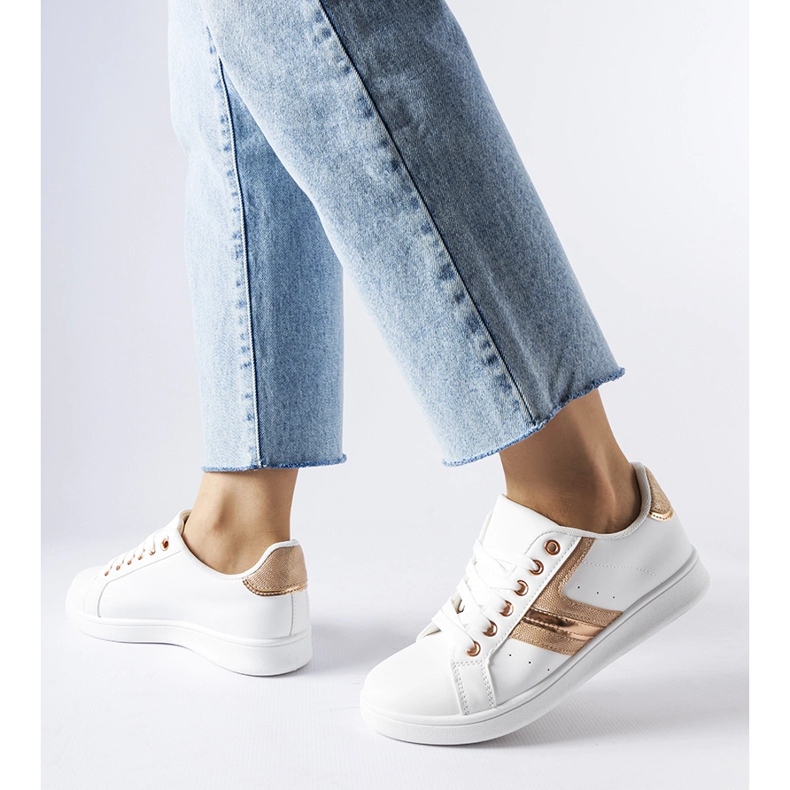 Vita sneakers med roséguld Rizzo-accent 1