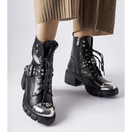 Garret svarta dekorativa stövlar med platt klack 1