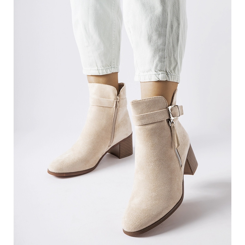 Beige lågklackade ankelboots från Bédard 1