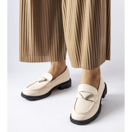 Beige mockasiner dekorerade med Marsilius-rhinestones 1