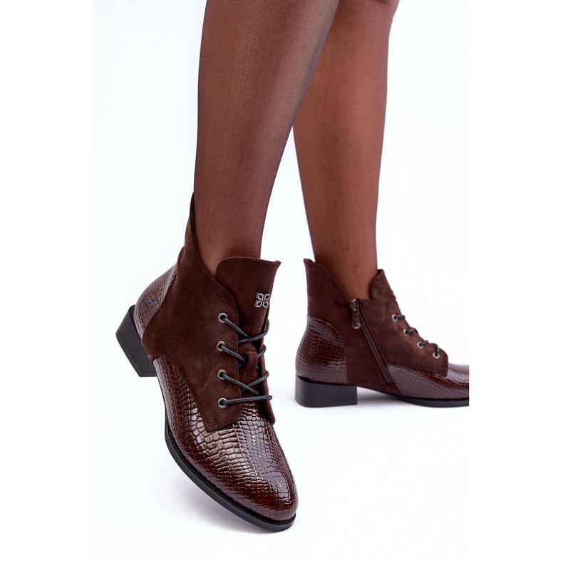 Vinceza Ankelstövlar i brunt läder med platta klackar med djurmönster Tianeta 1