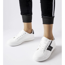 Vita sneakers med svarta Rizzo-inlägg 1