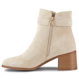 Beige lågklackade ankelboots med spänne 1