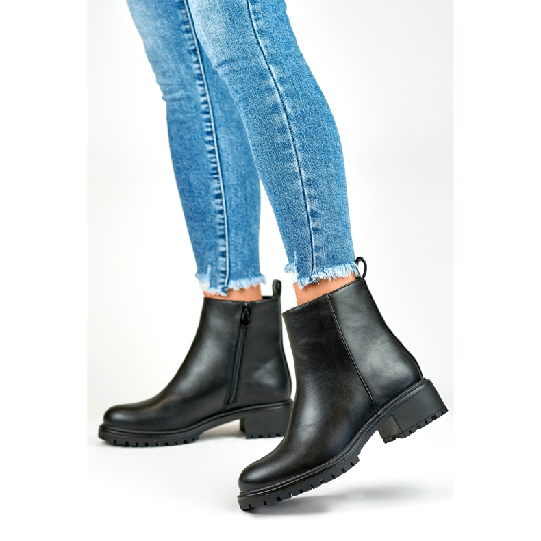 Klassiska svarta ankelstövlar för kvinnor gjorda av eko-läder 1