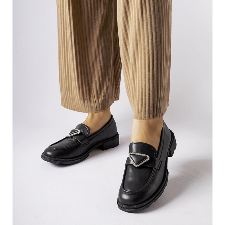 Svarta mockasiner dekorerade med Marsilius-rhinestones 1