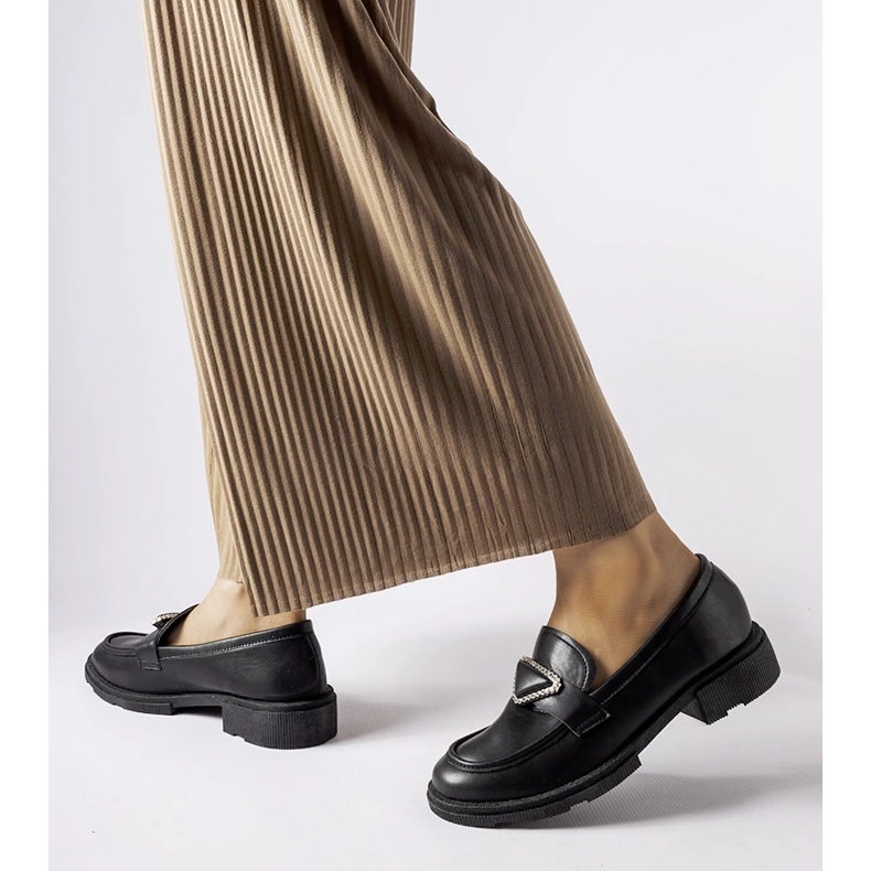 Svarta mockasiner dekorerade med Marsilius-rhinestones 2