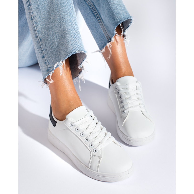 Vita klassiska damsportskor från Shelovet 2