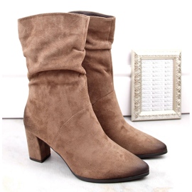 Korta, skrynkliga, isolerade stövlar för kvinnor, bruna, Vinceza 58146 1