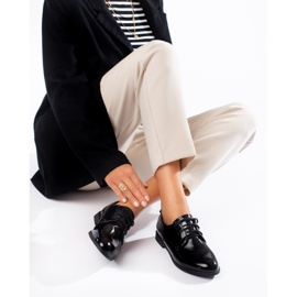 Patentsvarta Shelovet oxfords med snörning 1