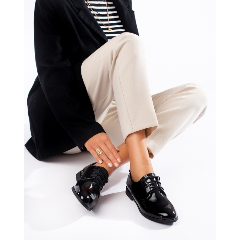 Patentsvarta Shelovet oxfords med snörning 1