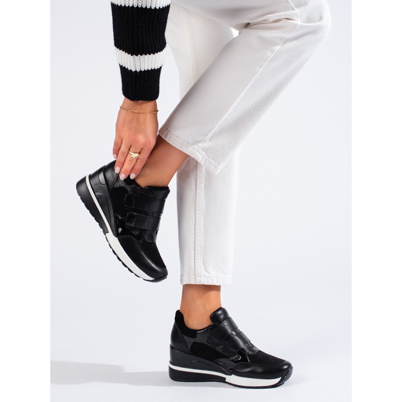 Svarta kardborre sneakers från W. Potocki 2