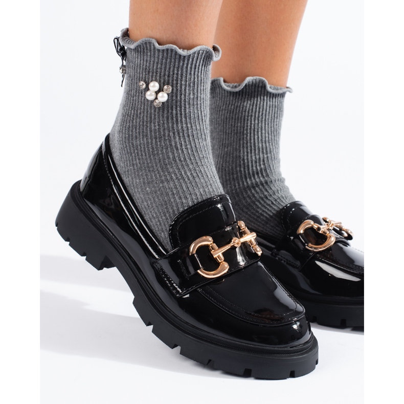 Patentsvarta loafers med guld Shelovet-spänne 2