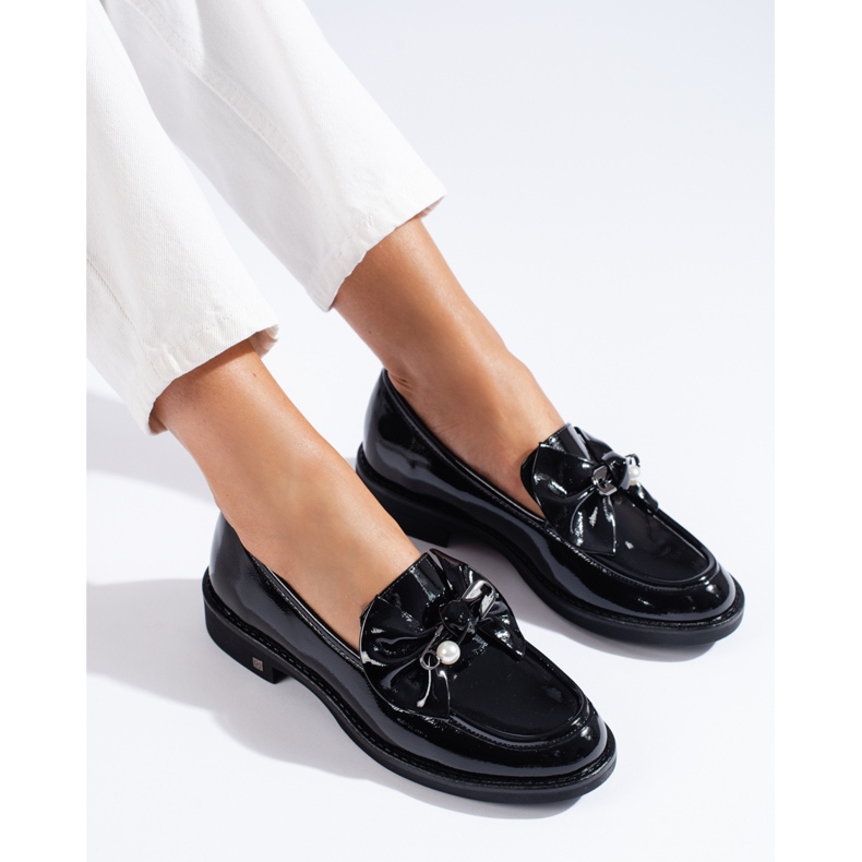 W. Potocki Lackskor för damer med en Potocki-rosett svart 1