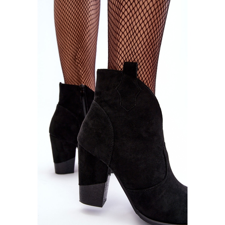 PS1 Cowboystövlar i mocka på en svart garvare med hög klack 1