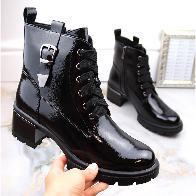 Kvinnors lackisolerade högklackade stövlar, svarta, S.Barski 1