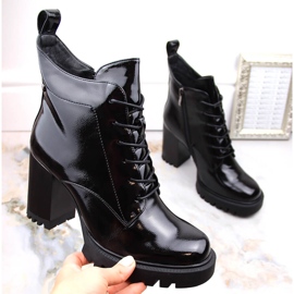 Isolerade stövlar i lackskinn, svarta, S.Barski 1