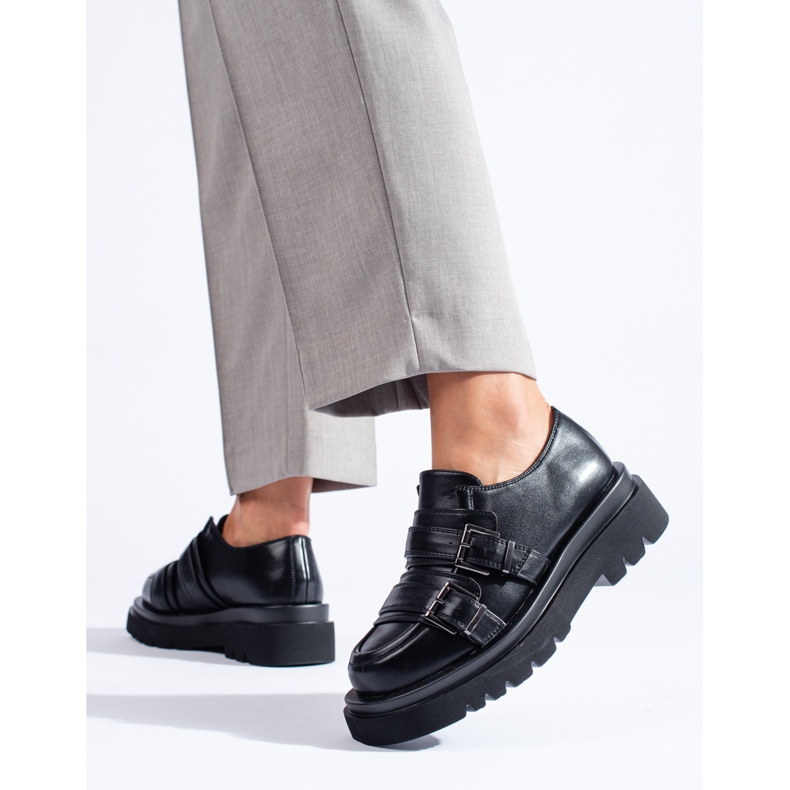 Svarta skor med tjock Shelovet-sula 2