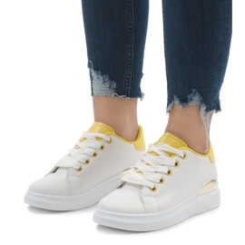 Vita sneakers på plattformen 353 1