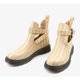 Beige stövlar med Nillda -spänne 1