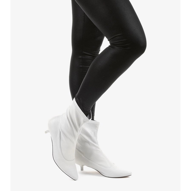 Grå höga klackar med en Ragemour -strumpa 1