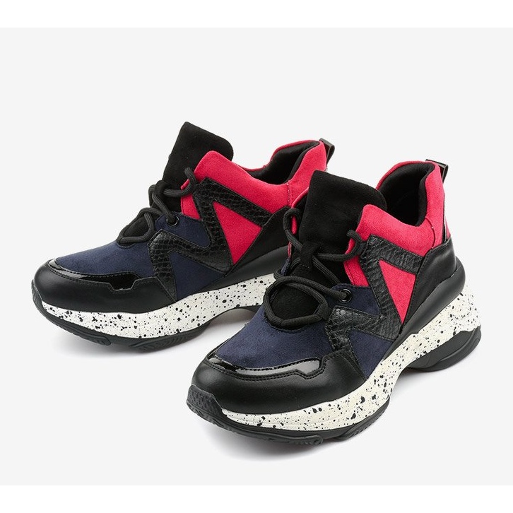 Svarta sportskor av Clavelina i eko-läder röd marinblå 1